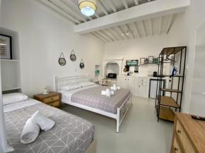 Elenita’s Mykonos town flat